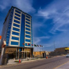 Отель The Gate Hotel and Apartments, фото 1