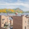 Отель 2 Bedroom Flat With Views of Arthurs Seat в Эдинбурге