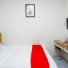 Отель RedDoorz near Rita Super Mall Purwokerto, фото 3
