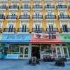 Отель OYO Home 44077 The Platinum Hotel & Suites- King, фото 12