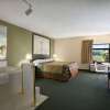 Отель Super 8 by Wyndham Columbia City, фото 5