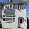 Отель Charming 2-bed Apartment in Heathrow First Floor, фото 1