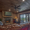 Отель Nighthawk by Escape to Blue Ridge, фото 3