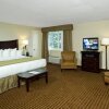 Отель Rockport Inn And Suites в Рокпорте