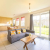 Отель Holiday Home in Sint Kruis With a Garden, фото 14