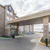 Отель Comfort Inn & Suites Edmonton International Airport, фото 13