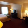 Отель Holiday Inn Express Syracuse Fairgrounds, an IHG Hotel, фото 2