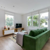 Отель The Imperial Wharf Retreat - Modern 3BDR in Fulham with Rooftop Terrace, фото 3