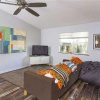 Отель Artist Retreat, 2 Bedrooms, Summer Haven, 3 Houses to Beach, Sleeps 7, фото 2