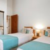 Отель K B M Resorts: Bay-35, 5 Bedroom Ocean Front House On Baby Beach, Sleeps 10 - Steps to Water, 180 De, фото 3