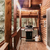 Отель 17mbr - Log  - Bbq - Pets Ok - Wifi - Sleeps 8 2 Bedroom Home by RedAwning, фото 30