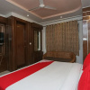 Отель OYO 18870 Hotel Lajja Palace, фото 6
