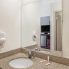Отель Lake View Inn & Suites, фото 8