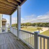 Отель Emerald Isle Getaway w/ Decks & Beach Views!, фото 8