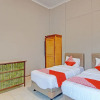 Отель OYO 92924 Kalista Guest House Syariah, фото 17