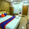 Отель OYO 12153 Hotel B S International, фото 9