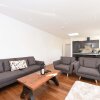 Отель Modern & Spacious 2 Bed Apartment at Clapham Junction в Лондоне