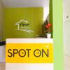 Отель SPOT ON 2332 D'green Rest & Spa - Hostel, фото 5