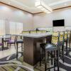 Отель La Quinta Inn & Suites by Wyndham Gainesville, фото 17