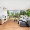 Отель Big Stylish 3 bed house with Free Parking, фото 11