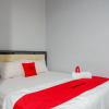 Отель RedDoorz @ Hotel Grand Aulia Majene, фото 2
