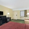Отель Days Inn & Suites by Wyndham Columbia Airport, фото 12