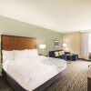 Отель La Quinta Inn & Suites by Wyndham Wichita Northeast, фото 6