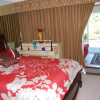 Отель Bed and Breakfast in Hollywood Hills, фото 5