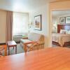 Отель Candlewood Suites South - Springfield, an IHG Hotel, фото 7