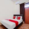 Отель OYO 90286 Prenjak Syariah, фото 3