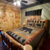 Отель Million Dollar View - Four Bedroom Cabin, фото 6