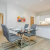Отель Spacious luxury 2 Bed Apartment by 7 Seas Property Serviced Accommodation Maidenhead with Parking an, фото 10
