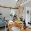 Отель CASSEL LOFTS - Stilvolles Loft im Grünen mit Balkon nahe VW-Werk, фото 4