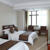 Отель Rongze Business Hotel в Chuxiong