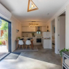 Отель Pine Beach Guest House in the Heart of Balnarring, фото 2