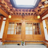 Отель Jeonju Hanok Maeul Deoksugoong, фото 1