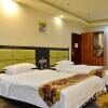 Отель Jingdu Holiday Hotel в Deyang