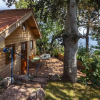 Отель Porthole Log Cabin, фото 16