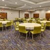 Отель Holiday Inn Express Louisville Airport Expo Center, an IHG Hotel, фото 17