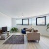 Отель Sleek and Modern 2BD 2bath in the Heart of Salford, фото 11