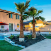 Отель Coachella Splash Pad Four Bedroom House, фото 1