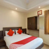Отель OYO 2453 Hotel Mangesh Plaza, фото 2