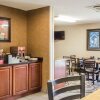 Отель Econo Lodge Inn & Suites Evansville, фото 18