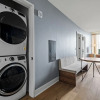 Отель New 1BR Condo on Rainey St-Rooftop Pool, фото 5