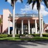 Отель Miami Gardens Inn & Suites в Майами-Гарденсе