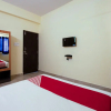 Отель OYO 24080 Flagship Deepansh Plaza, фото 7