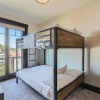 Отель Blackstone Skier Bliss With Private Hot Tub! 3676 3 Bedroom Townhouse by RedAwning, фото 26