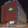 Отель La Quinta Inn & Suites Far Rockaway - JFK Airport, фото 1
