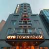Отель Oyo 1 Townhouse Hotel Salemba, фото 1