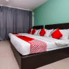 Отель OYO 499 Comfort Hotel Sentul, фото 11